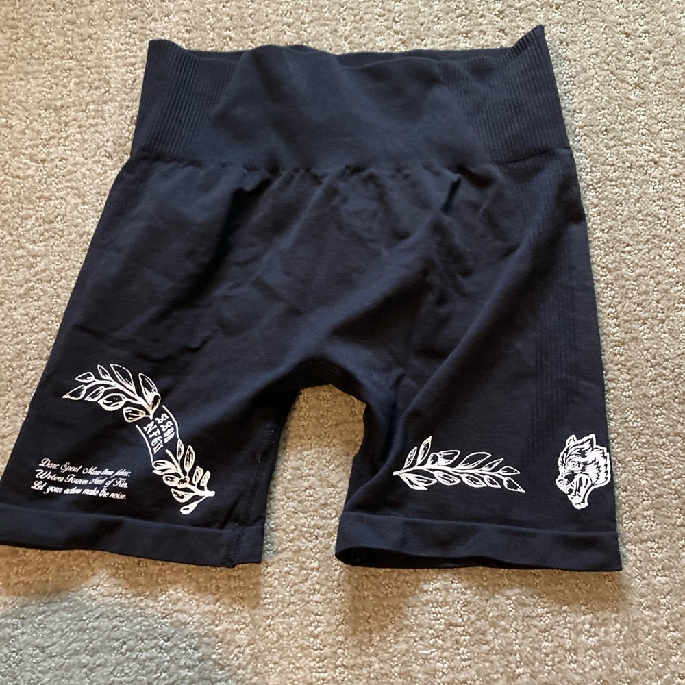 Darc sports “she” seamless workout shorts